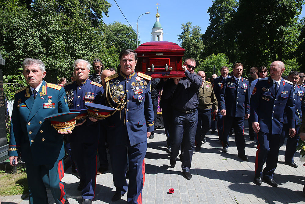 Сегодня в Москве попрощались со знаменитой целительницей Евгенией Давиташвили, более известной как Джуна.