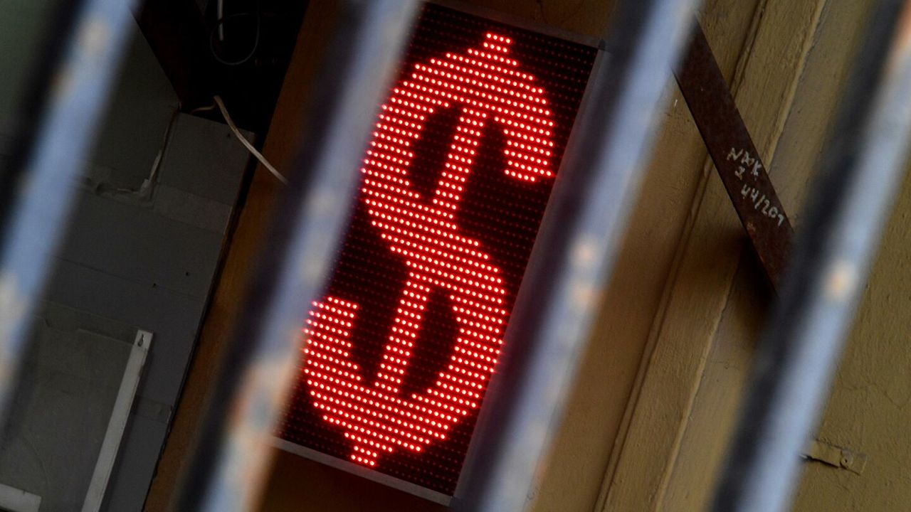 Минфин США призвал увеличить лимит госдолга из-за сокращения резервов.