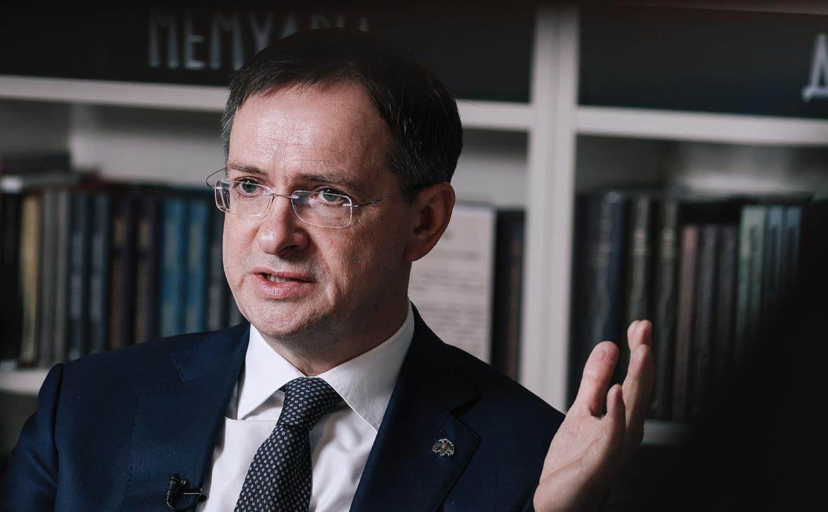 Medinski: Considerăm aceste negocieri drept o continuare a procesului de pace întrerupt în 2022.