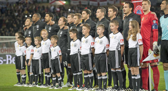 Fotbaliştii din naţionala Germaniei vor primi câte 350.000 de euro dacă vor câştiga Cupa Mondială.