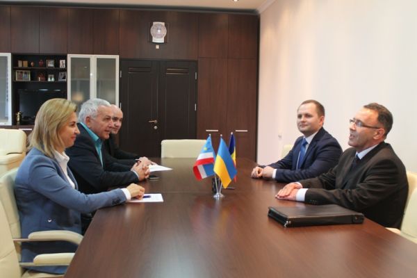 Стороны обсудили состояние отношений Молдовы и Украины.