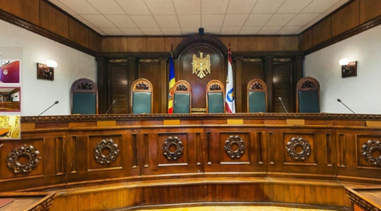 Кабмин проведет конкурс по отбору кандидатов на пост судей КС 8 августа.