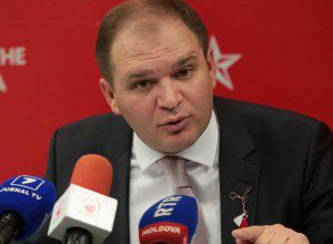 Председатель фракции ПСРМ в Муниципальном совете Ион Чебан.