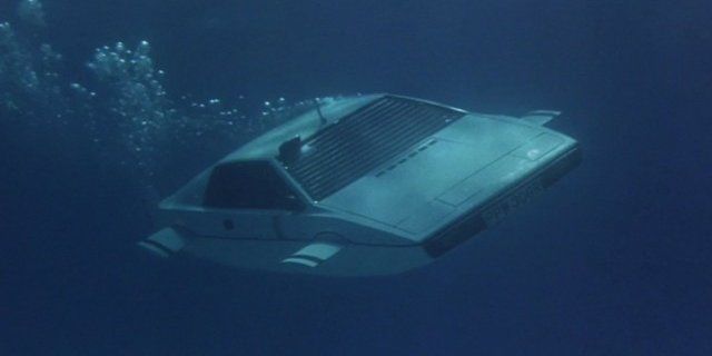 Илон Маск создаст автомобиль-амфибию из фильма о Джеймсе Бонде.