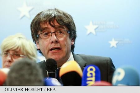 Puigdemont și alți 4 foști miniștri s-au predat poliției belgiene. Foto: agerpres.ro