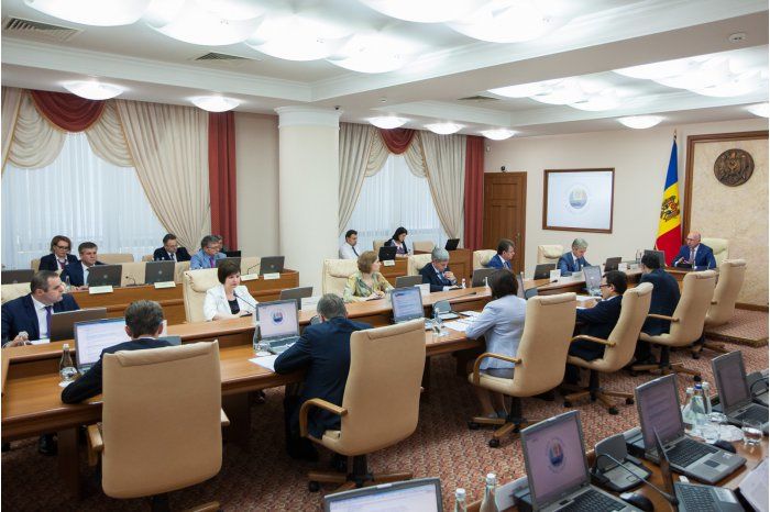 Срок разрешения коллективных трудовых споров был ограничен до 10 дней.