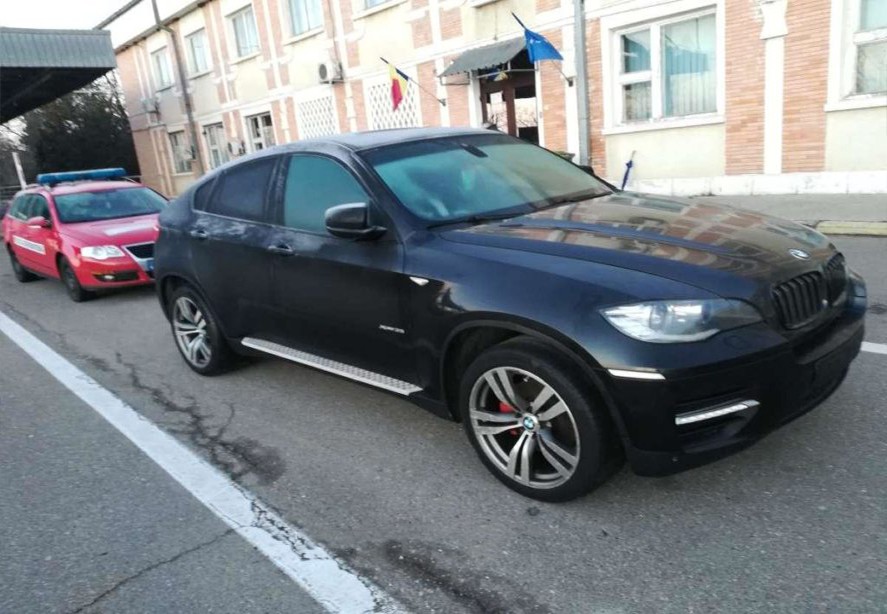 Гражданина Молдовы задержали с угнанным в Италии BMW X6.
