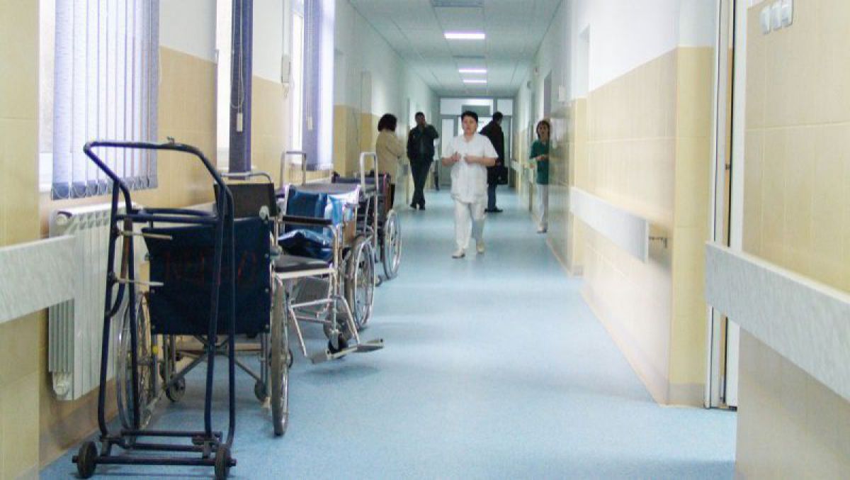 Peste 100 de cadre medicale au fost concediate în 2015 pentru încălcări la locul de muncă.