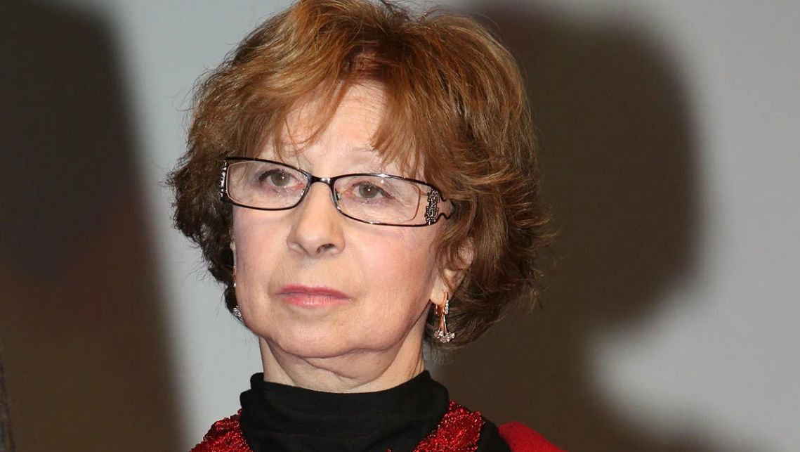 Лия Ахеджакова написала заявление об уходе из театра «Современник».