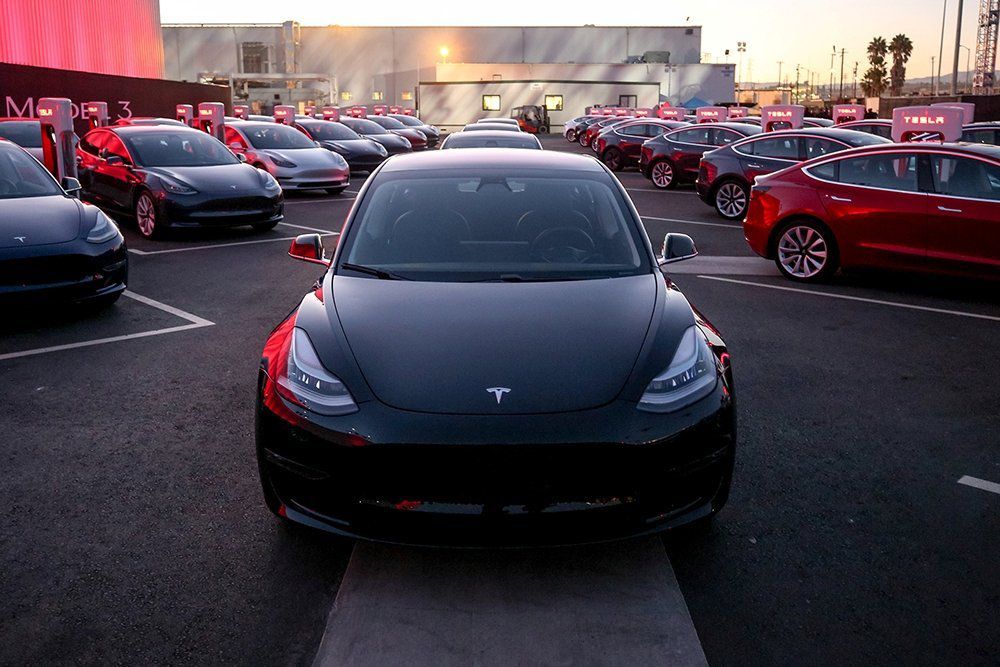 Tesla вновь остановит выпуск Model 3.