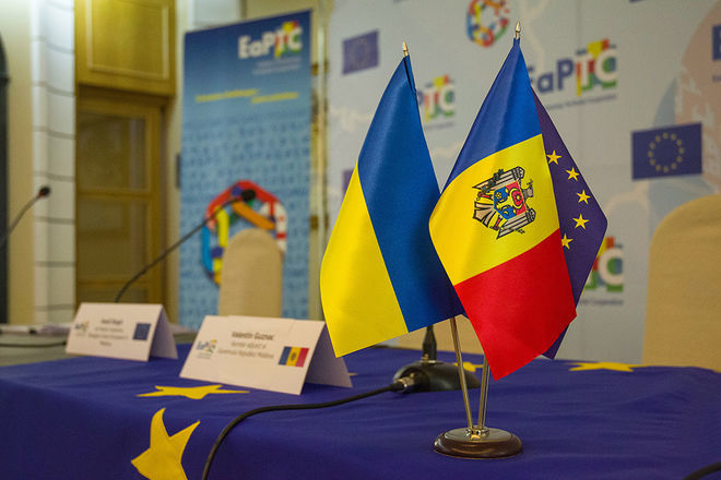 И в Молдове, и на Украине все идет к тому, что на смену тем олигархам, кто последние годы был у «кормушки», идут новые хозяева жизни.