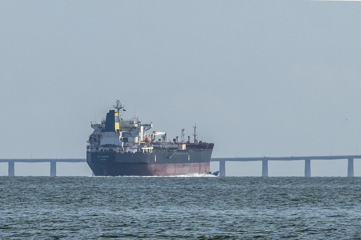 Bloomberg: Венесуэла возобновила поставки нефти в Израиль.