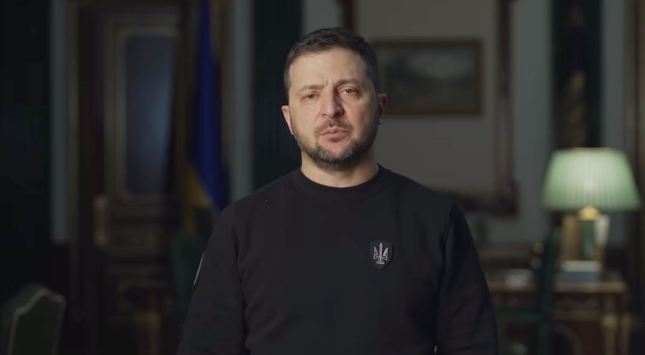 Зеленский: В Украине во власти должно быть больше людей с военным опытом.
