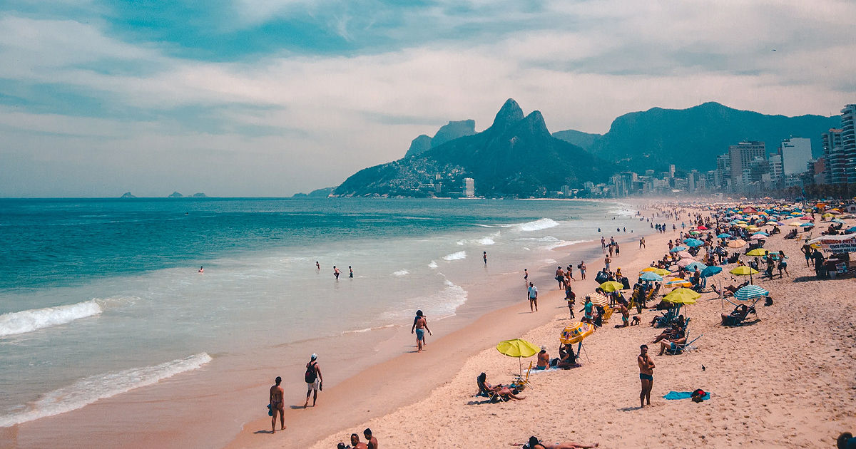 Schimbări pe plajele din Rio de Janeiro: Mai puțină muzică live și băuturi.