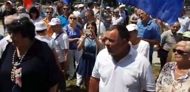Десятки людей протестовали против сноса кинотеатра «Гаудеамус».