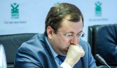 Fostul şef al Băncii de Economii Viorel Bârcă a fost audiat astăzi în dosarul controversatului om de afaceri Ilan Şor. Foto: bani.md