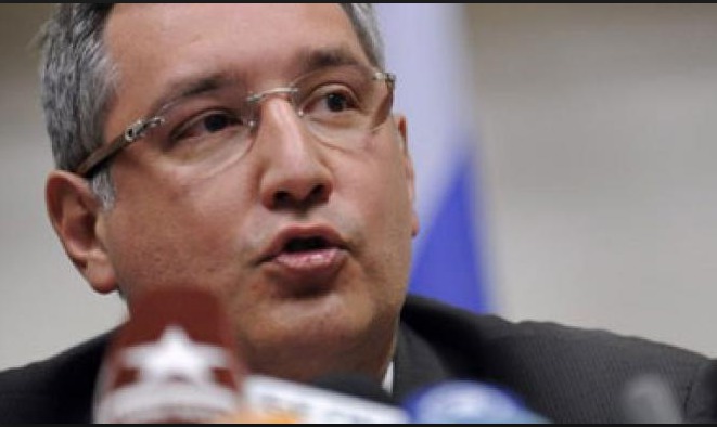 Dmitri Rogozin ne-a ameninţat, din Casa Guvernului, că dacă mergem spre Vest ne va costa scump.