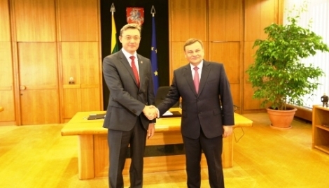 Un subiect aparte la care s-au referit oficialii a fost dinamica relaţiilor de cooperare interparlamentară.