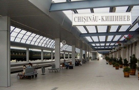 Министр финансов не смог назвать виновных, но призвал всех запастись терпением.