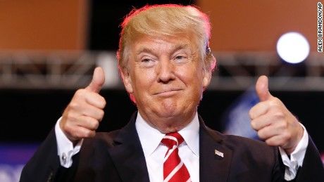 Vacanţa lui Donald Trump în Florida: golf, Twitter şi politică