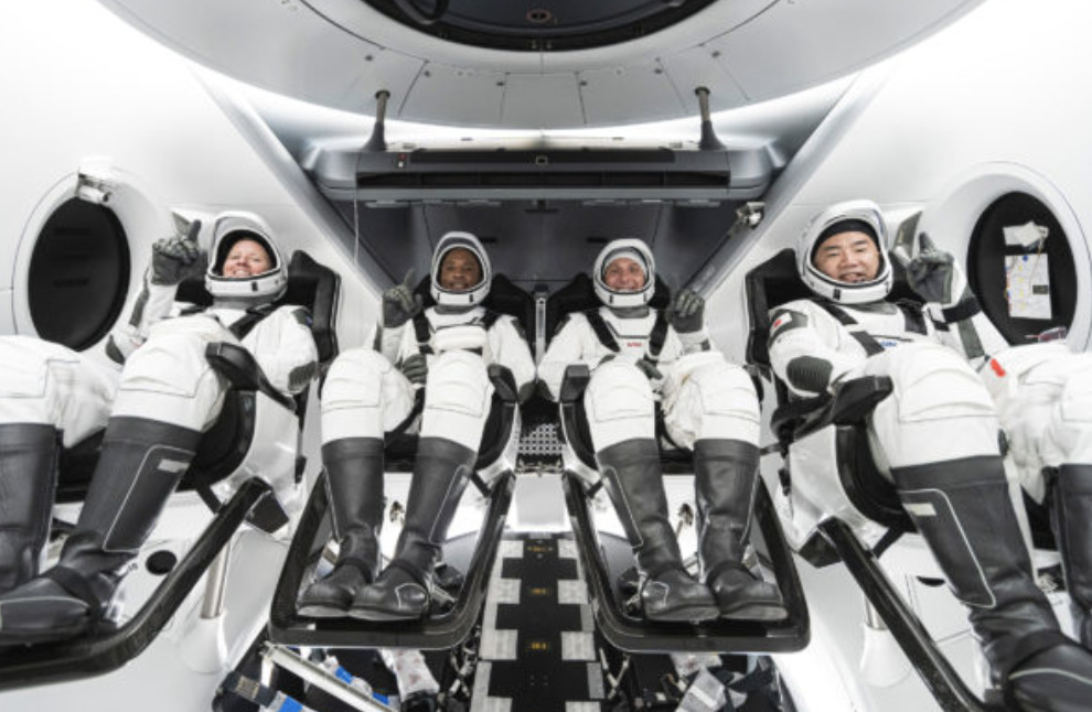 Экипаж Crew Dragon оценил полет на новом корабле.