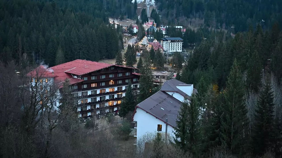 Sezonul de iarnă la stațiunile montane din România, practic compromis din cauza lipsei zăpezii.