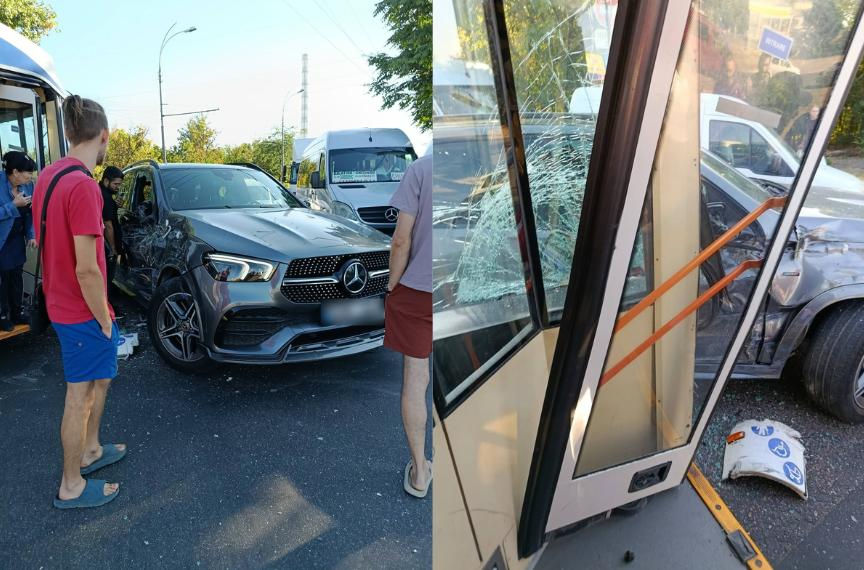 Mercedes столкнулся с троллейбусом на улице Измаильской в Кишиневе.