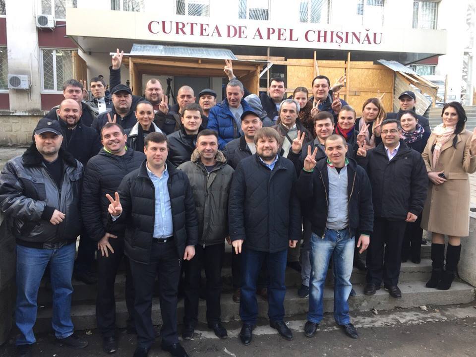 Адвокаты считают, что сегодняшнее решение Апелляционной палаты, говорит о том, что судьи признают необходимость незамедлительного реформирования системы юстиции.