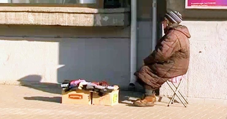 Молдавские пенсионеры продают последнее, чтобы выжить.