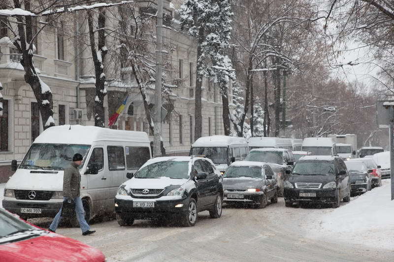 Государственная администрация автомобильных дорог Молдовы сообщает о готовности национальных дорог к зимнему периоду.