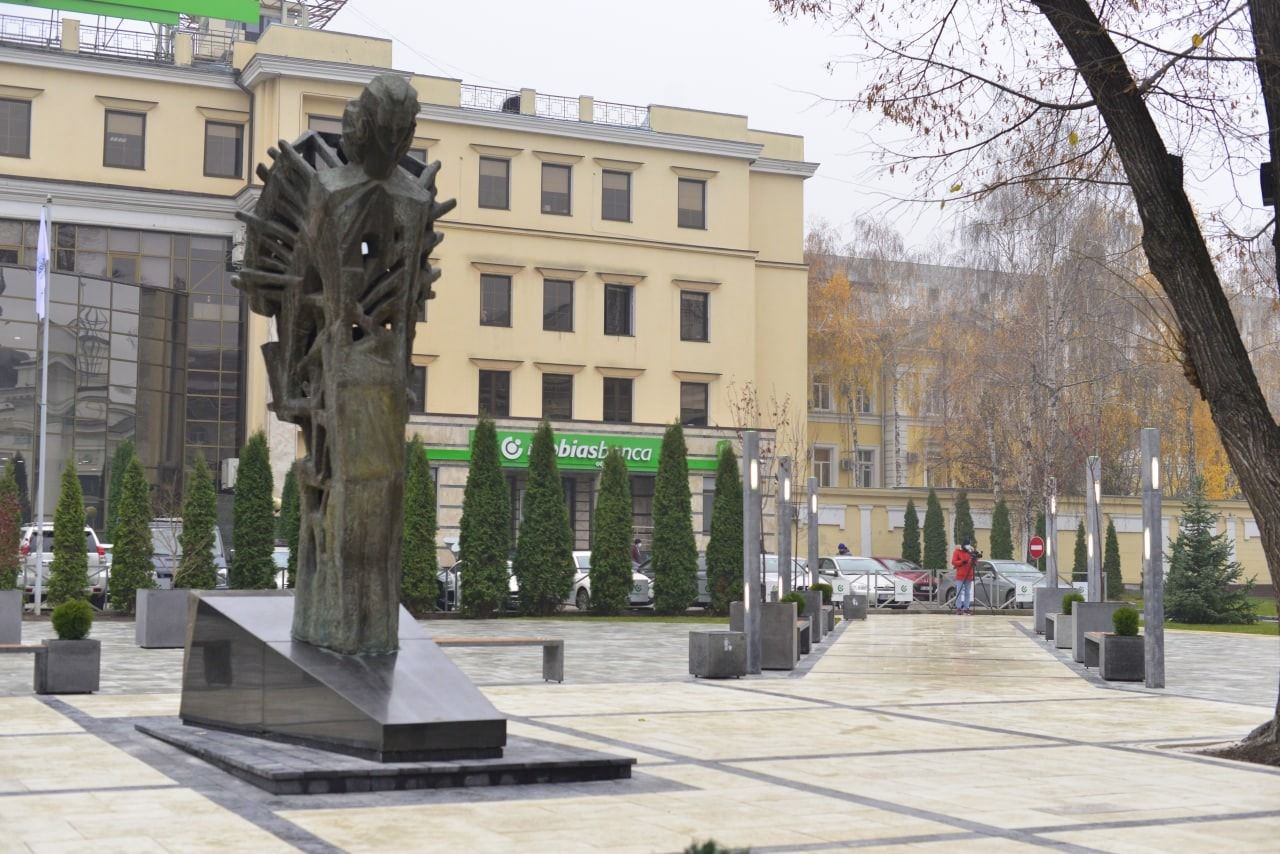 Состоялось официальное открытие сквера "Михай Эминеску".