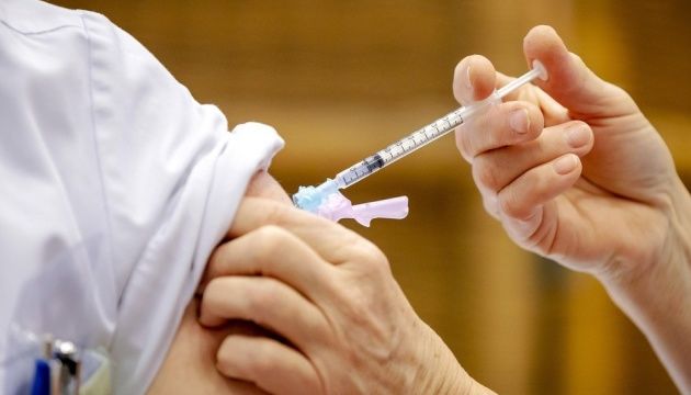Бельгия планирует сделать COVID-вакцинацию обязательной для всех.