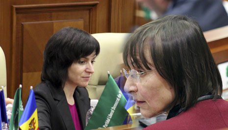 Maia Sandu vs Corina Fusu în conflictul de la Liceul „Dante Aligheri”. Foto: timpul.md