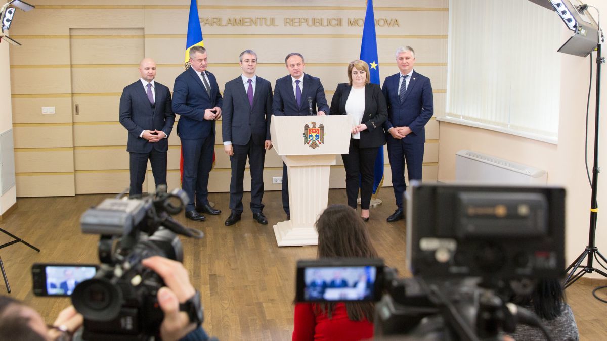 Группа бывших депутатов-демократов будет называться Pro Moldova.