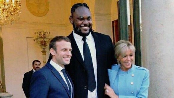 Cine e colosul misterios care îl păzește pe Macron. A devenit vedetă internaţională. Foto: click.ro