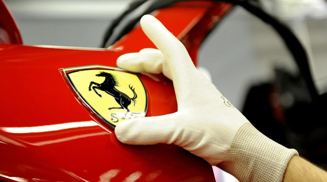 Ferrari продолжает разработку бензиновых двигателей для своих будущих моделей.