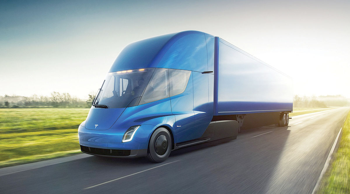 Tesla начала принимать предзаказы на электрогрузовики Semi.