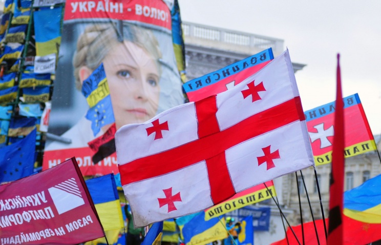 В пятницу комиссия в составе представителей государственной пенитенциарной службы страны отказала в просьбе Тимошенко смягчить условия отбывания наказания и перевести ее в участок социальной реабилитации.