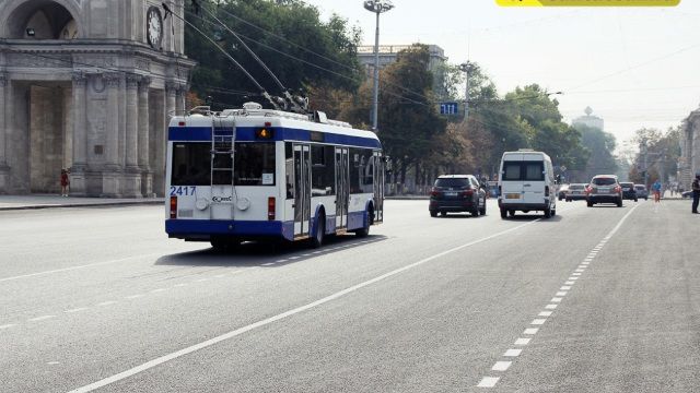 Пункты по продаже проездных будут работать с 7 утра  до 19.00 с 25 числа текущего месяца по 3 число последующего.