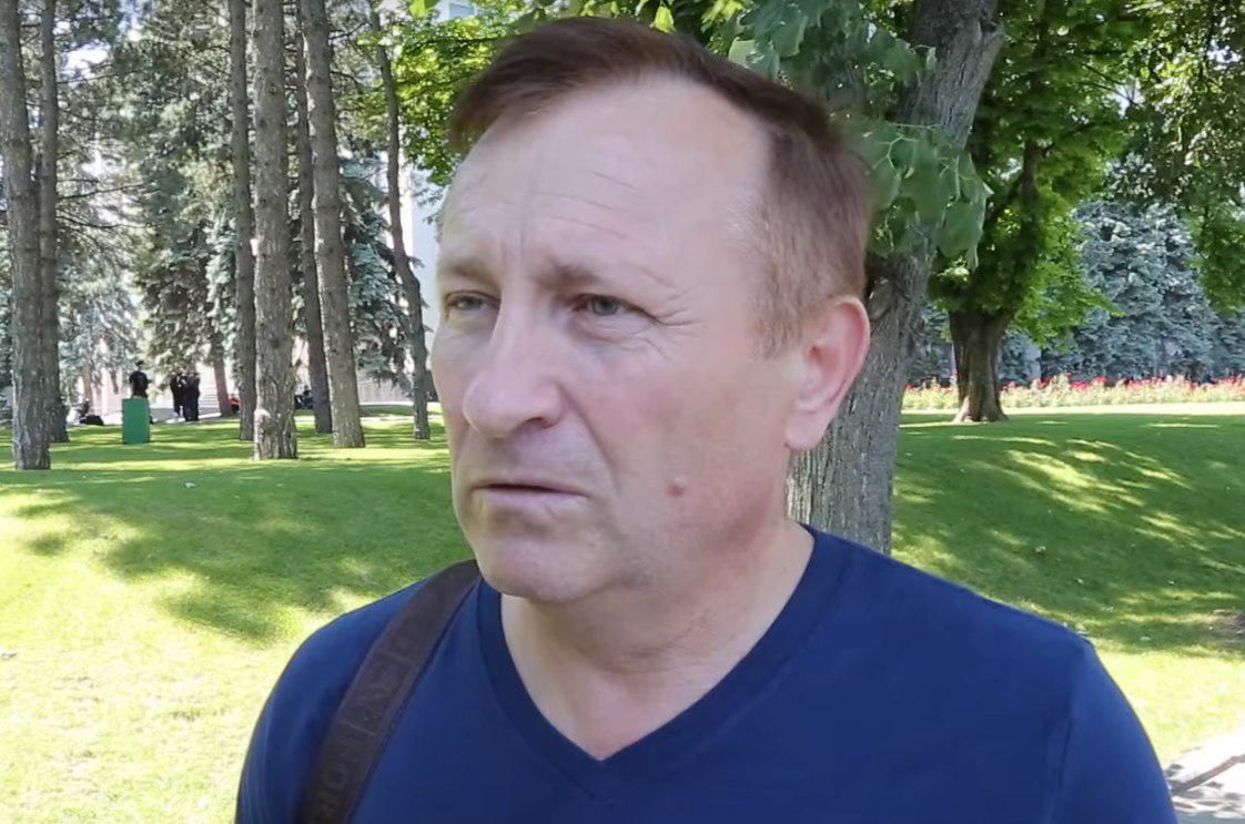 Ветеран, который напал на журналистов на митингах ДПМ: Меня контузило.