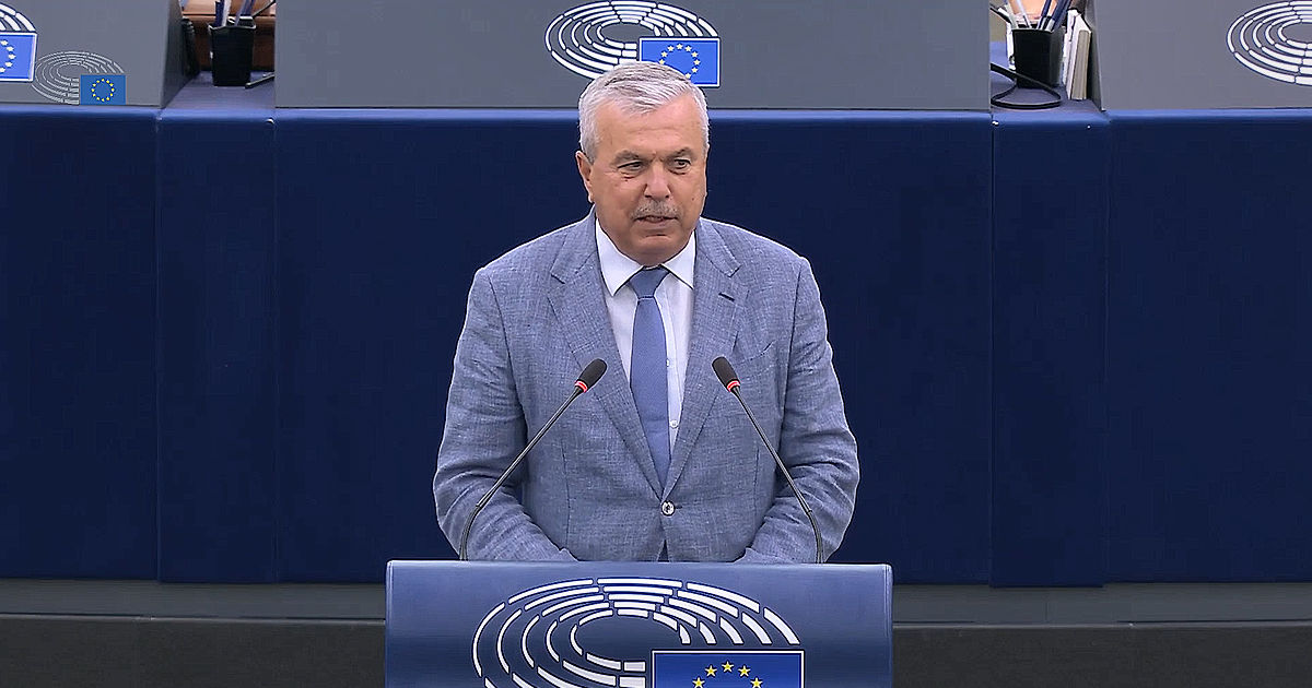 Europarlamentar: Românii plătesc de patru ori mai mult pentru energie decât alți europeni.