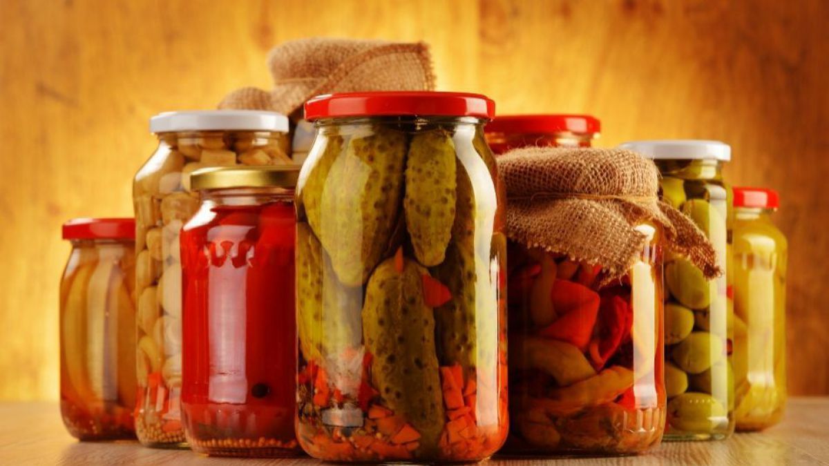 Producția de conserve din fructe și legume s-a redus de trei ori. Foto: piatabucur.ro