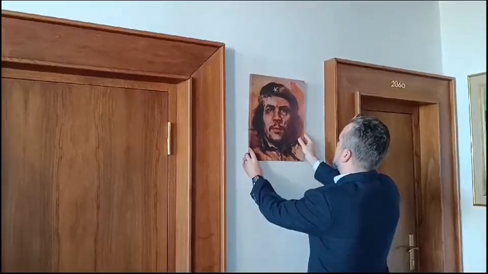 В Словакии полиция открыла дело из-за портрета Че Гевары.