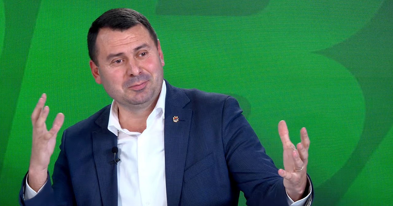 Costiuc, despre munca în Parlament: Apăsăm de trei ori pe un buton, luăm torba și plecăm acasă.
