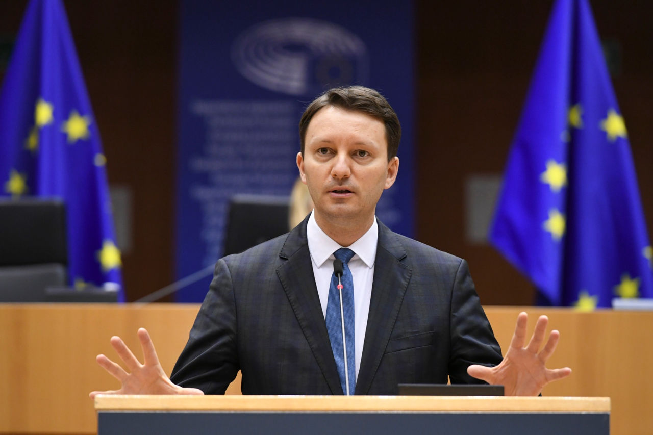 Мурешан: Предлагаю перераспределить 600 миллионов евро для Молдовы.