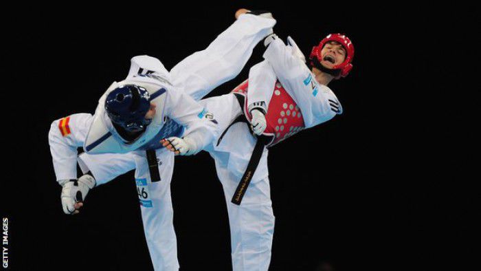Luptătorul britanic de taekwon-do Aaron Cook a confirmat că a obținut cetățenia Republicii Moldova și intenționează să reprezinte această țară la Jocurile Olimpice de vară de la Rio de Janeiro, din anul 2016, informează BBC, citat de agerpres.ro.