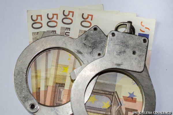 Мужчинам грозит наказание в виде лишения свободы на срок от 5 до 10 лет и штраф в размере от 6 тыс. до 8 тыс. у.е.
