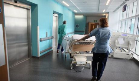 19-летней девушке вскоре после госпитализации была сделана операция внутренних органов.