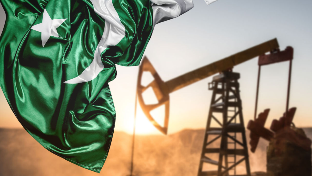 Пакистан стал новым рынком сбыта для российской нефти.