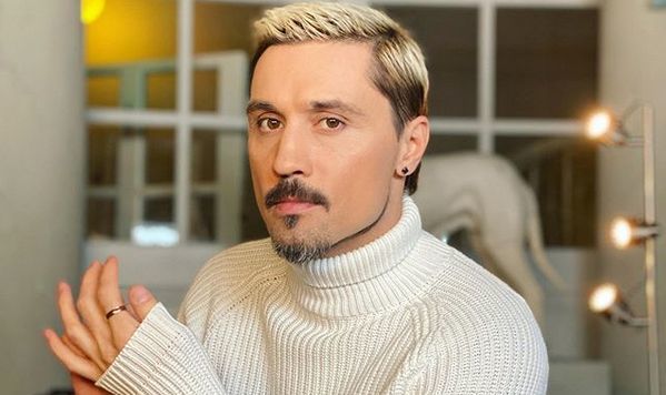 Дима Билан перенёс операцию на ноге.